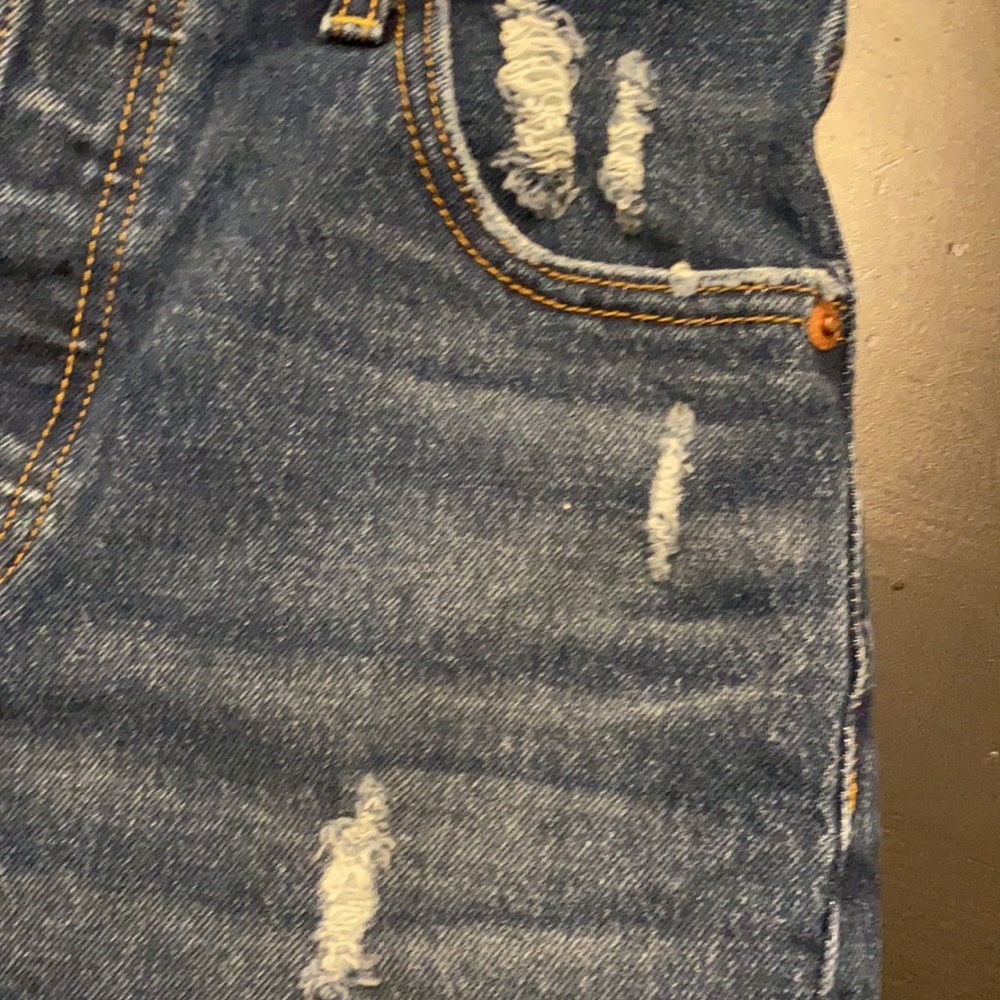 Levi's Ribcage Denim Shorts - Picture 10 of 14